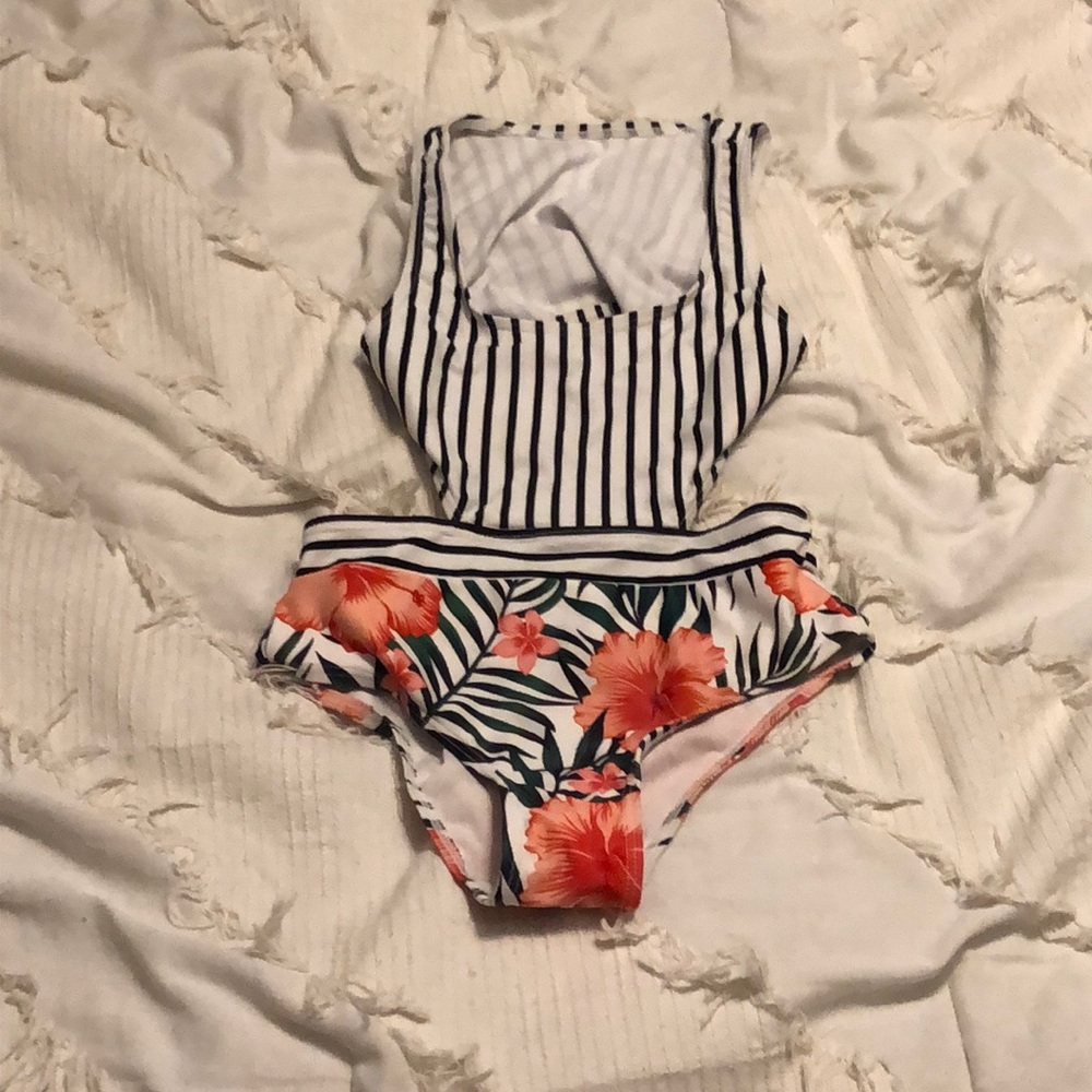 Bathing suit